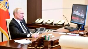 putinin-hala-windows-xp-isletim-sistemli-bilgisayar-kullandigi-ortaya-cikti-qKddvVp6.jpg