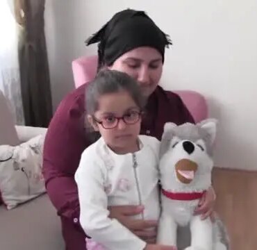 5-yasinda-lakin-bircok-hastalikla-caba-ediyor-EynOqGu3.jpg