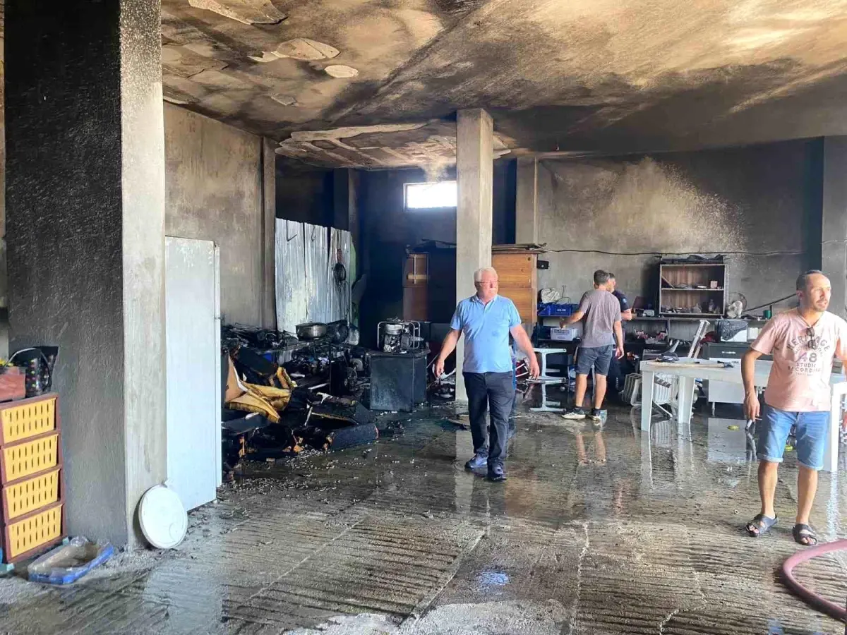 antalyada-depo-yangini-kisa-surede-kontrol-altina-alindi-yc3UaFGQ.jpg