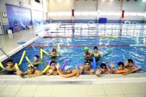 bagcilarda-3-bin-cocuk-sicak-havalarda-havuzlarda-serinliyor-HbBnZpMH.jpg
