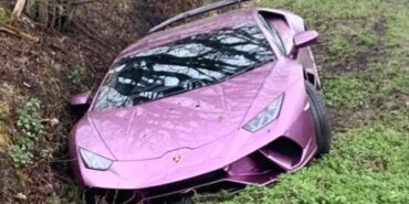 bitcoin-milyoneri-1-milyon-350-bin-tllik-lamborghiniyi-bir-cukurda-terk-etti-H7zQDWGC.jpg