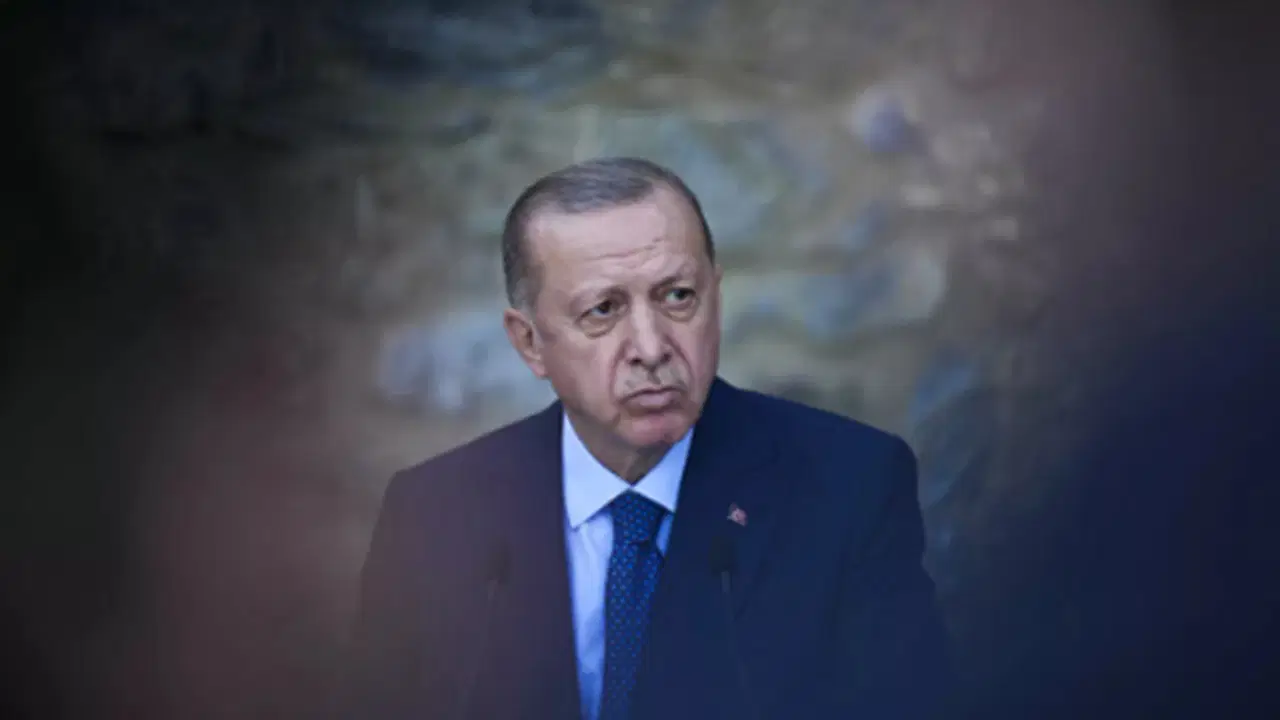 bu-pazar-secim-olsa-akp-oy-kaybini-durduramiyor-INdsUK71.jpg