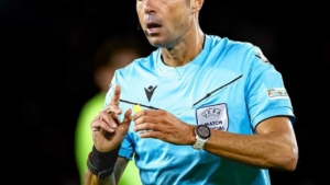 eintracht-frankfurt-galatasaray-macinin-hakemi-aciklandi-torreira-detayi-PZAHJAHm.jpg