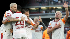 frankfurt-maci-oncesi-acikladi-icardi-yerine-baris-alper-yilmaz-osimhen-oynarsa-PRNrDHk4.jpg