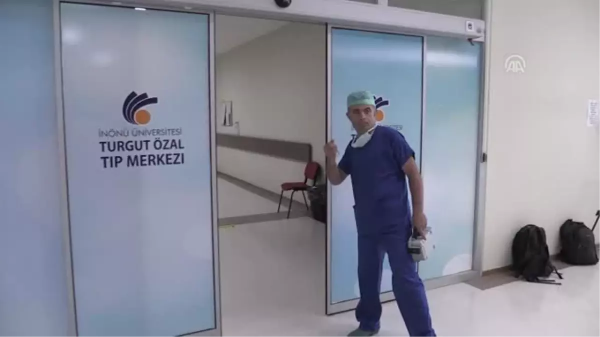 inonu-universitesi-karaciger-nakliyle-guinness-yolunda-prof-dr-ahmet-kizilay-h4hSbsfr.jpg