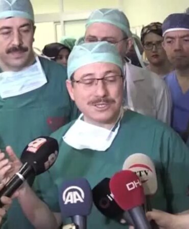 inonu-universitesi-karaciger-nakliyle-guinness-yolunda-prof-dr-sukru-emre-ve-prof-dr-ahmet-N9NeB6m5.jpg