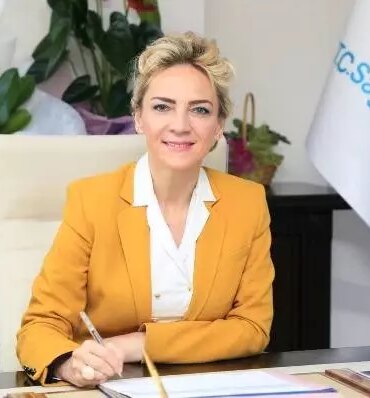 izmir-vilayet-sihhat-muduru-salnur-gorevden-alindi-CzwtnjSu.jpg