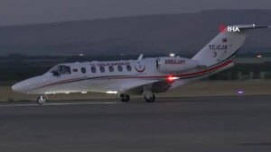 kibrista-kalca-kemigi-kirilan-genc-kiz-ucak-ambulansla-gaziantepe-getirildi-IET8eDtw.jpg