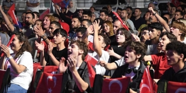milli-heyecan-osmangazi-meydaninda-yasandi-8yDwvkqN.jpg