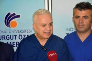 prof-dr-yilmaz-ameliyattan-ciktiktan-sonra-gozlerim-doldu-u62EFNTB.jpg