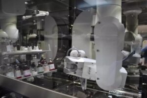 robot-eczaci-isbasinda-ClmOBudS.jpg