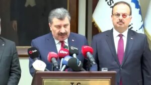 sihhat-bakani-fahrettin-koca-bursa-sehir-hastanesinde-turkiye-genom-ve-turkiye-kanser-gen-6EzlCR3d.jpg