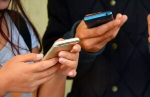 2019-yilinda-en-cok-satilan-telefon-marka-ve-modeli-muhakkak-oldu-YIedkmZQ.jpg