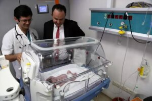 650-gram-dogan-umut-bebek-hayata-tutundu-6m3snwPX.jpg