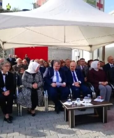 anne-ve-babalarinin-adina-saglik-ocagi-yaptirdilar-Y8NHwH1R.jpg