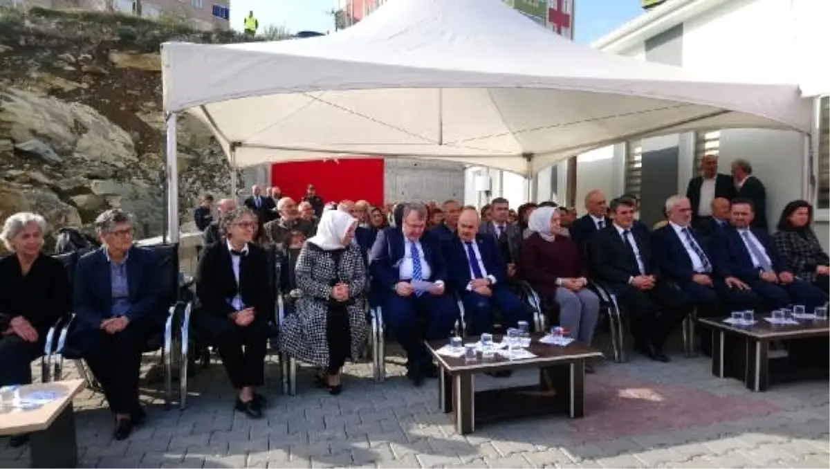 anne-ve-babalarinin-adina-saglik-ocagi-yaptirdilar-Y8NHwH1R.jpg