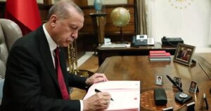 erdogan-imzaladi-2020-yilinda-16-bin-kontratli-sihhat-calisani-alinacak-tx4BmQOM.jpg
