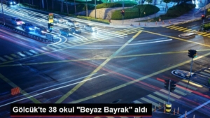 golcukte-38-okul-beyaz-bayrak-aldi-Gy7lD2z2.jpg