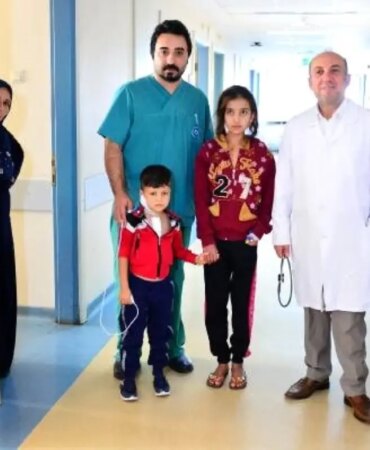 iki-kardes-el-ele-ameliyata-girdi-adanada-sihhatine-kavustu-TUebYfiE.jpg