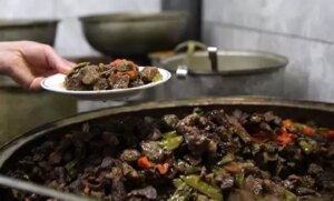 kavurmayi-salata-ile-tuketin-rPGPehwC.jpg