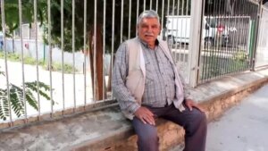 kirkayak-sokan-adam-hastanelik-oldu-kirkayagin-gomleginin-icine-saklandigini-gorunce-sok-oldu-ih3rVEyj.jpg
