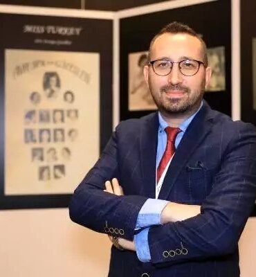 kozmetik-eserlerindeki-buyuk-indirimlere-dikkat-uyarisi-QrWsNm8W.jpg