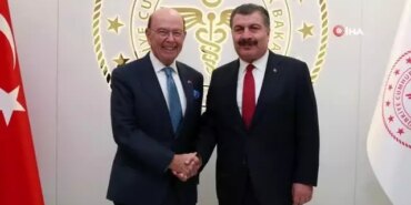 saglik-bakani-koca-abd-ticaret-bakani-ross-ile-bir-ortaya-geldi-xsJEi1Yy.jpg
