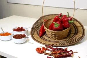 sifa-deposu-kirmizi-biber-kalp-krizi-riskini-onluyor-kanserli-hucreyle-savasiyor-wtj3sEcC.jpg