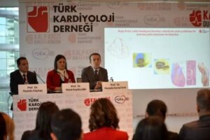 turkiyede-kalp-krizi-aninda-ambulans-cagirma-orani-cok-dusuk-Uyaw6hrF.jpg