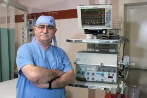 unlu-kalp-cerrahi-bingur-sonmez-uyardi-recetesiz-ilacta-ani-kalp-durmasi-riski-qY5dZsju.jpg